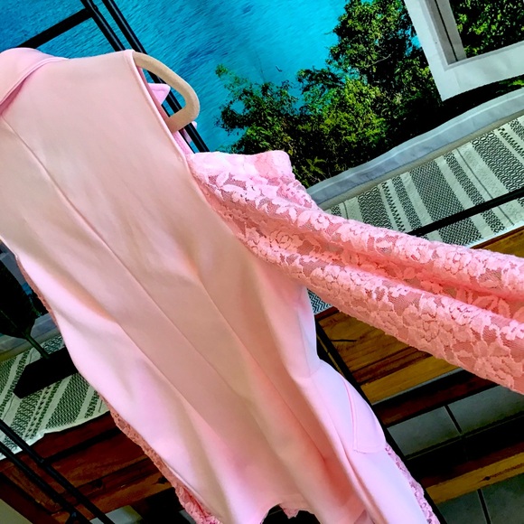 Pink pantsuit.Cold shoulder lace accent. - Picture 2 of 8